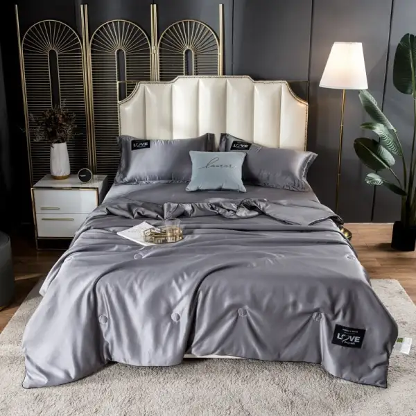 (Store Closing Sale) Glossy Love Bed Set