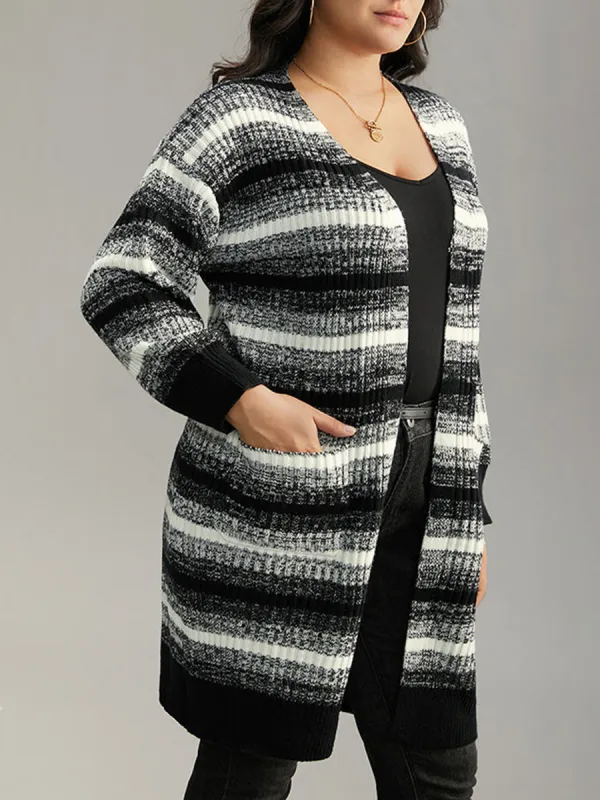 Women's plus-size sweater cardigan with pockets