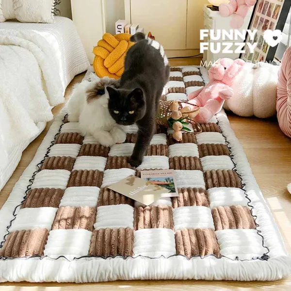 Cream-coloured Large Plaid Square Pet Mat Bed