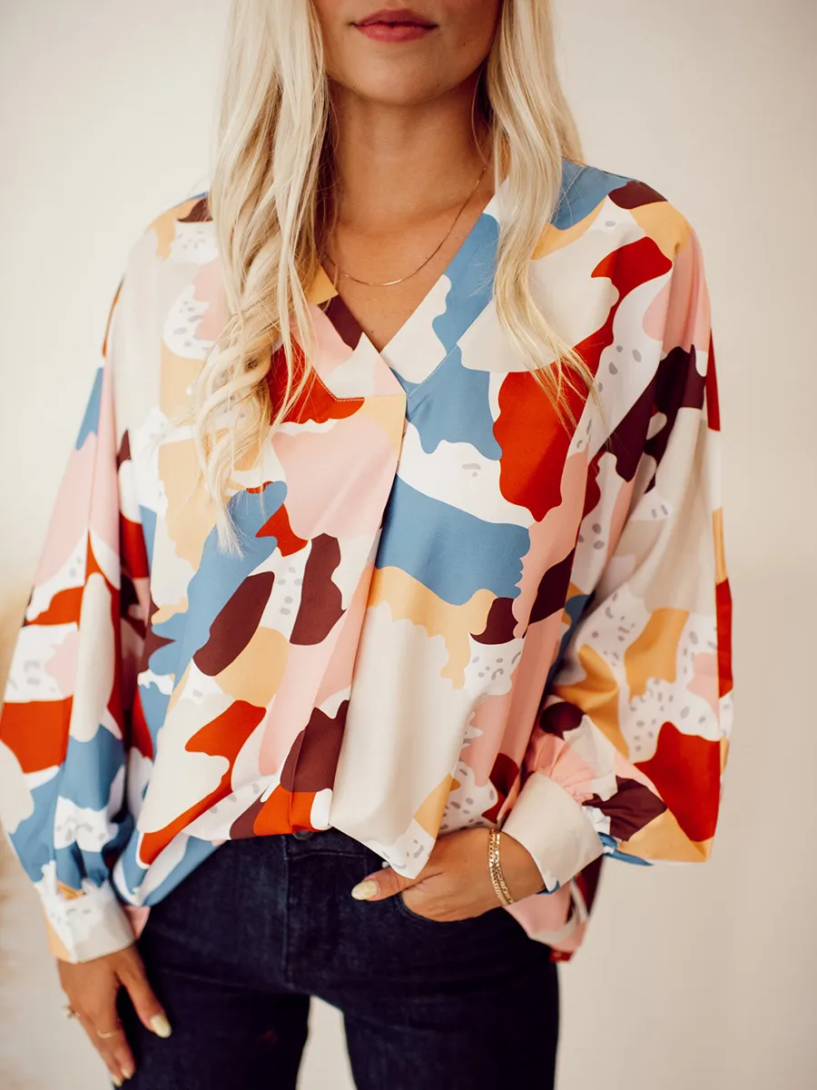 V-neck contrasting geometric pattern shirt