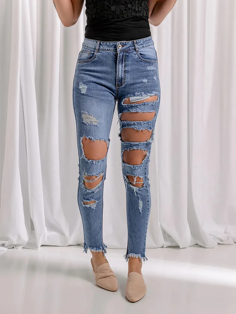 Women's ripped slim fit mid-rise jeans